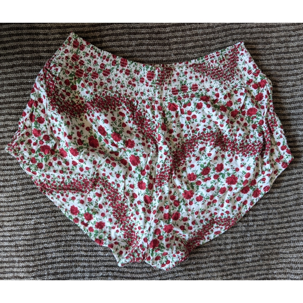 H&M🌹Smocked Lightweight Shorts